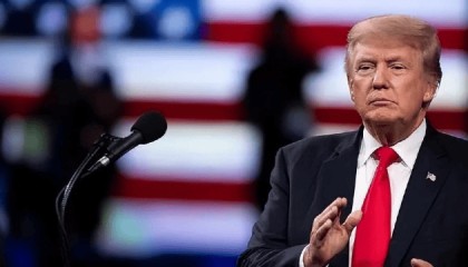 总统当不成了？特朗普收噩耗！最大“金主”惹上麻烦，轰动全美舆论