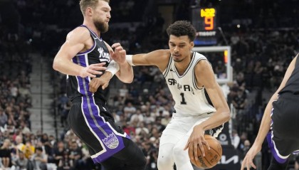 文班亚马34+14萨博尼斯23+11 保罗两双马刺大胜国王