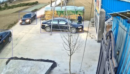 河南一男子开奥迪上班，被婚车车队当成头车：后面跟7台奥迪，一下车都懵了，带了一窝