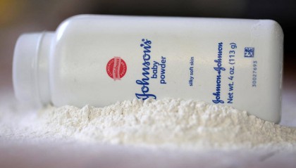 强生爽身粉致癌案新进展：被判赔单一原告近70亿元！创15年来纪录