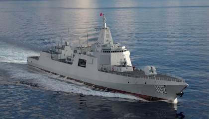 遵义舰“四不两直”，万吨级的外交底气，西方意识到一个严重问题