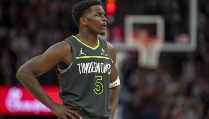 因公开批评裁判+亵渎性语言 爱德华兹被罚款75000美元