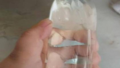 广州一“老酒鬼”路边捡到宝，笑着笑着倒下了……