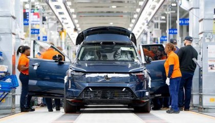 原创
                采用全新平台打造 沃尔沃EX90最新消息曝光