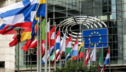 美施压生效了？欧盟对华口风变了，法国单独出手，中方把话说前头