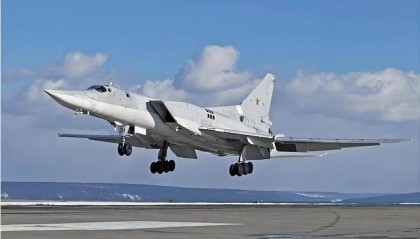 图160轰炸机折翼大后方，乌无人机突防600公里，现代战争规则已变