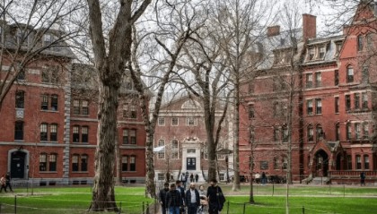 美国宣布重大决定！27万中国学生将被陆续遣返？中方警告两大后果