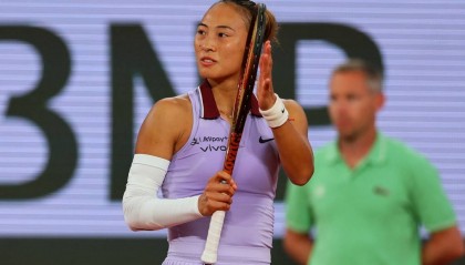 轰22个制胜分！法网-郑钦文2-0轻取前赛会亚军 晋级次轮