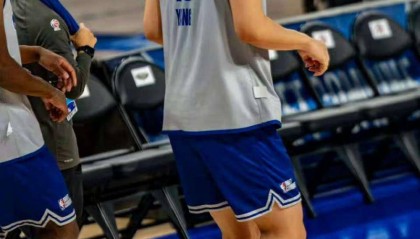 杨瀚森结束芝加哥联合试训返回洛杉矶