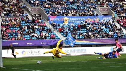 “苏超”概念股狂飙，金陵体育涨停了，江苏银行“赢麻了”，江苏足协回应“到底是哪个天才”