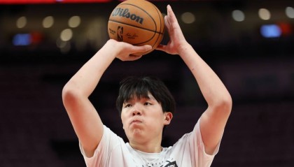 杨瀚森2分1板爱德华兹41分 开拓者遭森林狼逆转