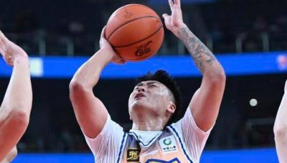 赵睿被禁赛5场并不算重 中超外援撞倒裁判被禁赛1年