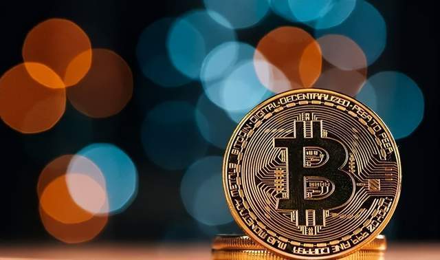 比特币飙升！价格直逼70,000美元！BTC或将再次冲上天际！
