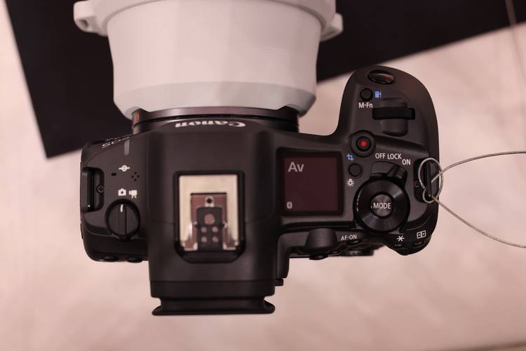 十字对焦、堆栈传感器 佳能EOS R5 Mark II、R1性能飙升、价格还有惊喜