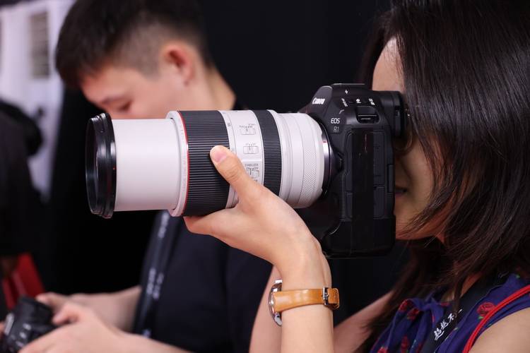 十字对焦、堆栈传感器 佳能EOS R5 Mark II、R1性能飙升、价格还有惊喜