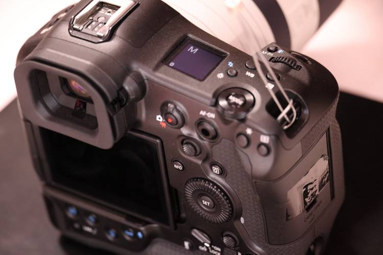 十字对焦、堆栈传感器 佳能EOS R5 Mark II、R1性能飙升、价格还有惊喜