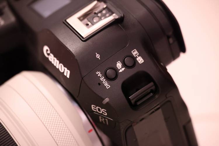 十字对焦、堆栈传感器 佳能EOS R5 Mark II、R1性能飙升、价格还有惊喜