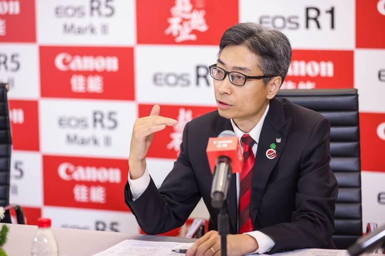 十字对焦、堆栈传感器 佳能EOS R5 Mark II、R1性能飙升、价格还有惊喜