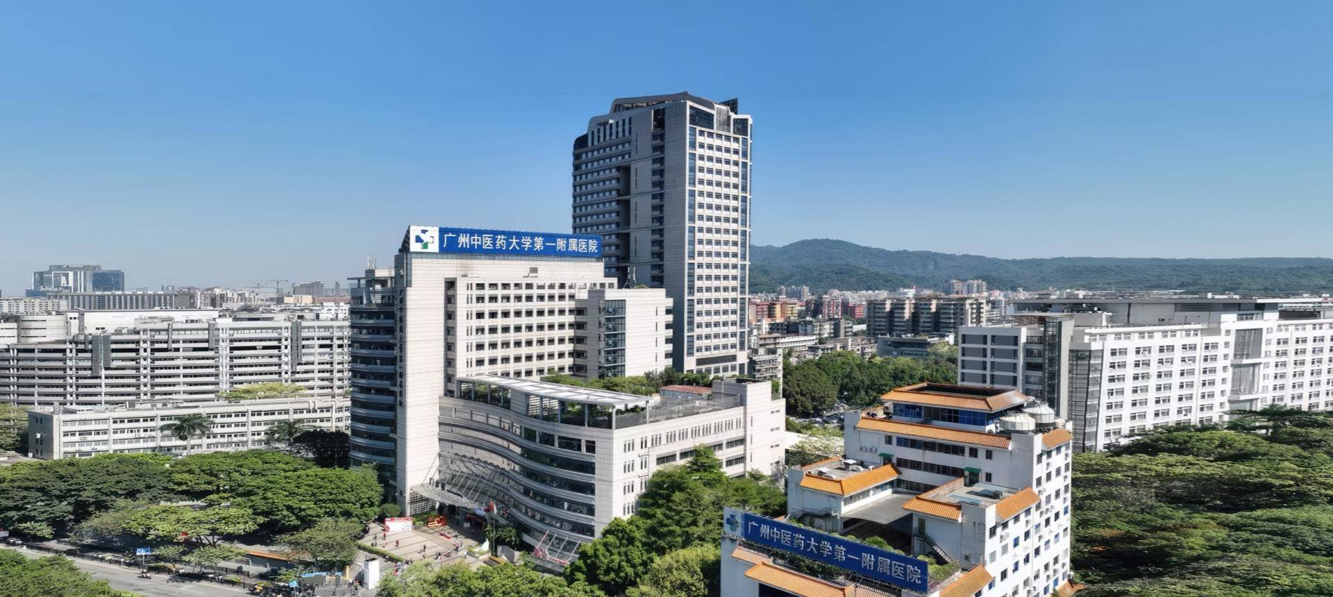 广州遇袭受伤医生已转入ICU,有超2000台关节置换手术经验,派出所正办案