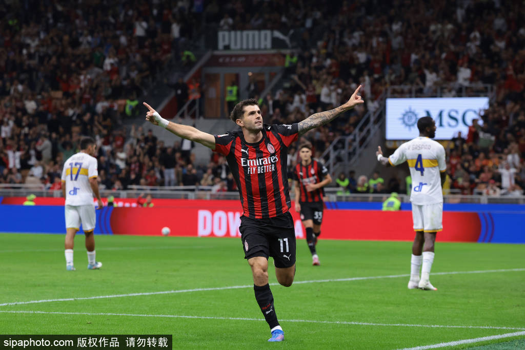 太不容易!第99分钟比赛终于结束,40岁魔笛直接跪地庆祝