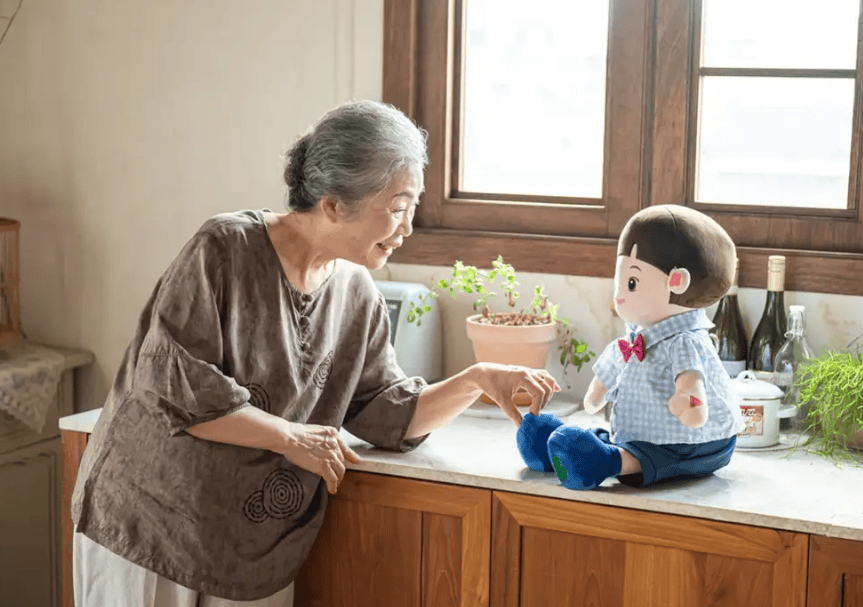 给奶奶们发的AI孙子,有点让人失望?千亿AI玩具市场虚火正旺?