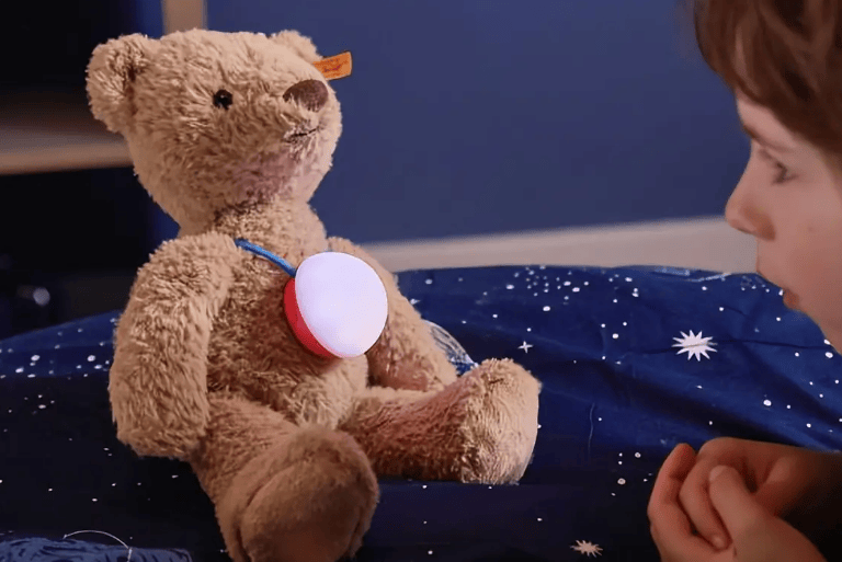 给奶奶们发的AI孙子,有点让人失望?千亿AI玩具市场虚火正旺?