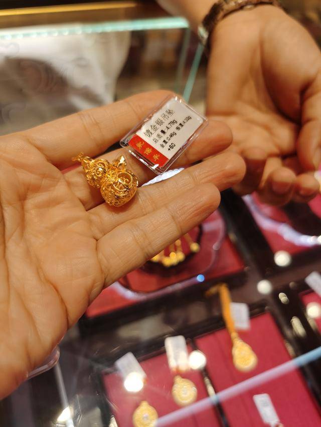 3900美元,金价再突破!黄金周深圳“旅游+淘金”火了