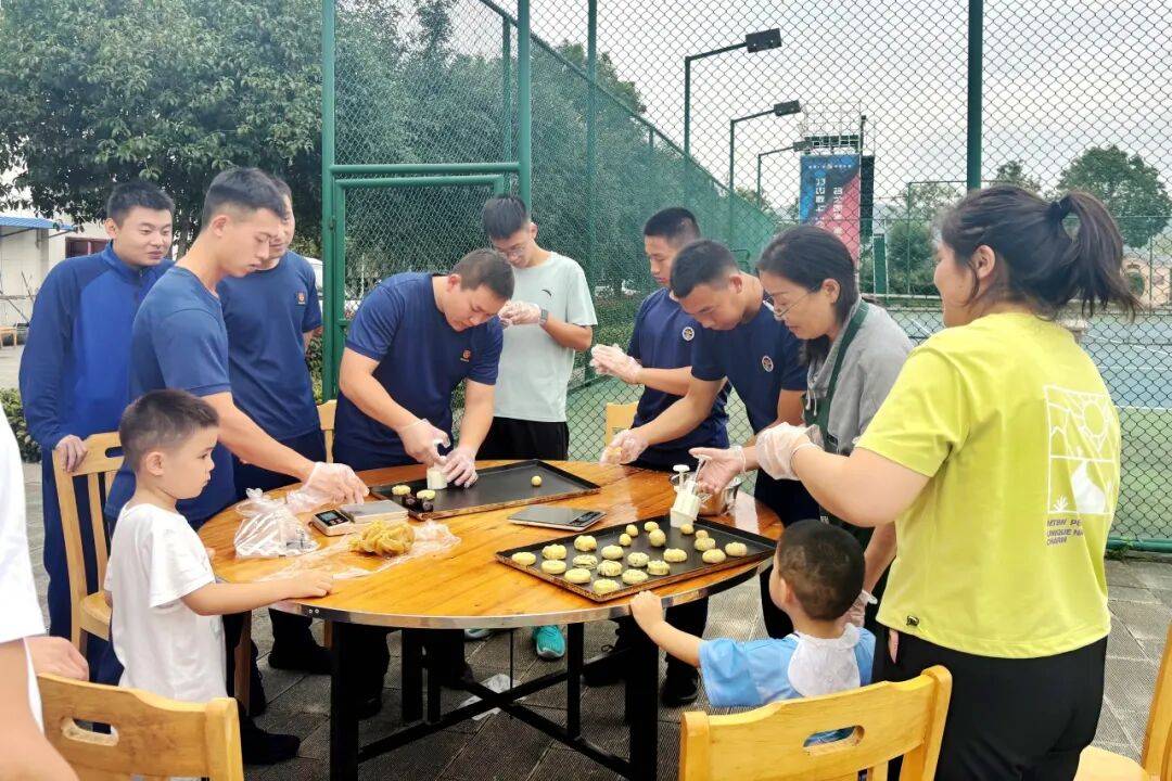 月满红门家更圆|中秋家属来队共话团圆时