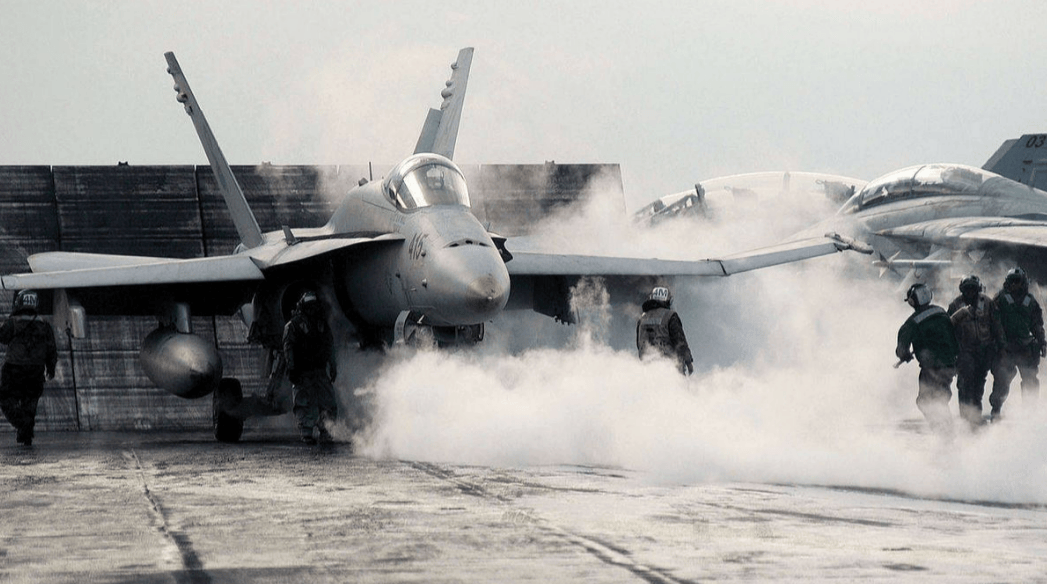 福建舰电弹歼-35后,美国人很会自我安慰:幸好我们蒸汽弹射还是第一