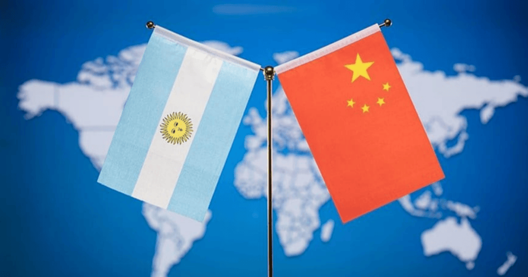 阿根廷继续卖中国大豆,美国着急放狠话,我使馆回应亮了:美方管不着!