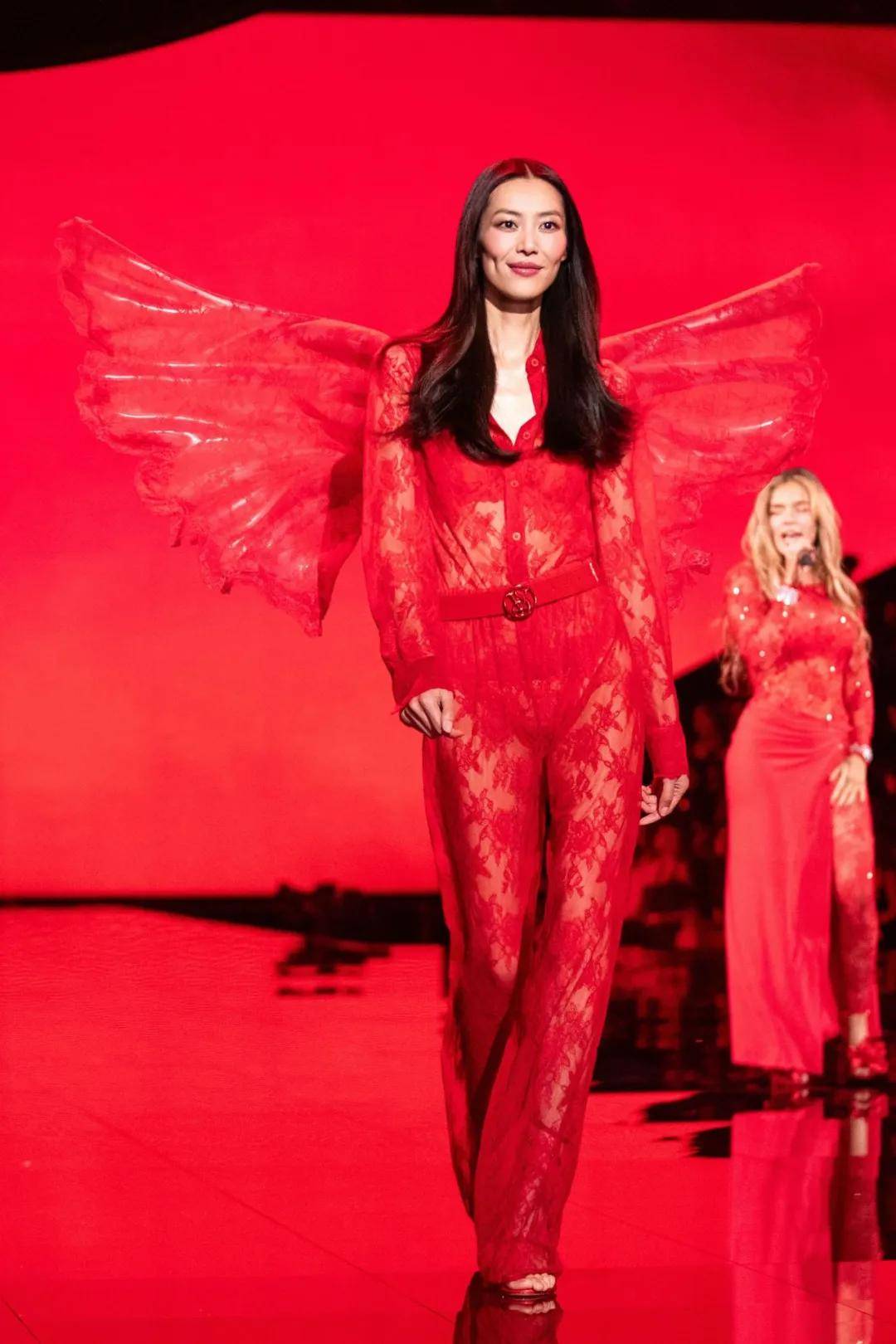 超模均龄30+、不要性感要多元,维秘秀还有新鲜感吗?