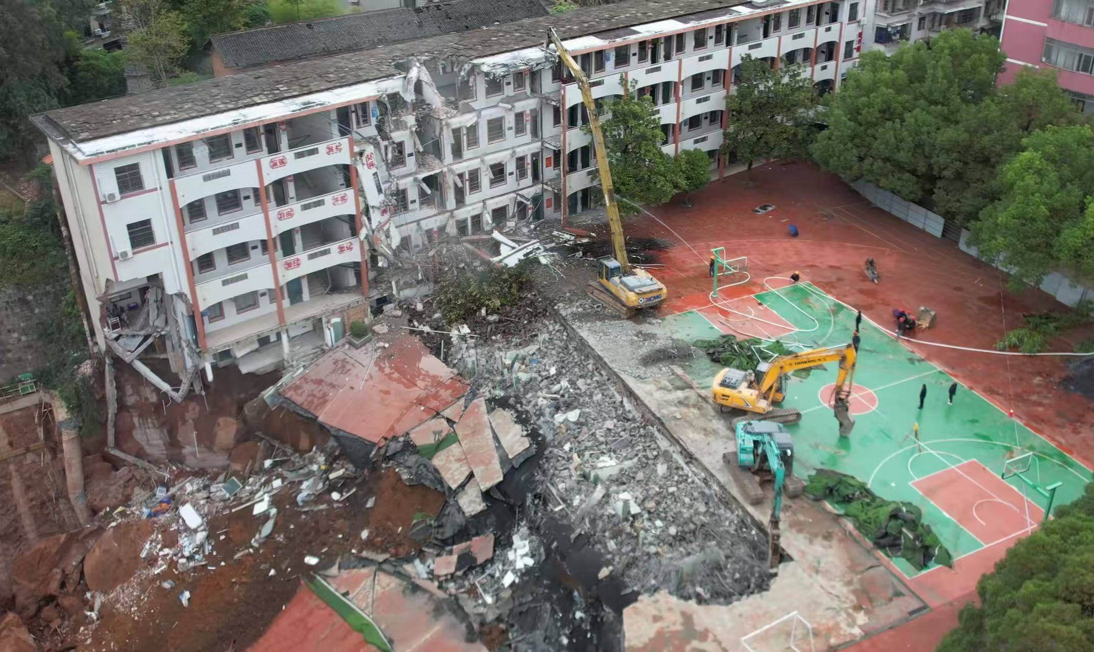 湖南邵阳一所小学发生坍塌,教育局:学生已分流至其他学校上课