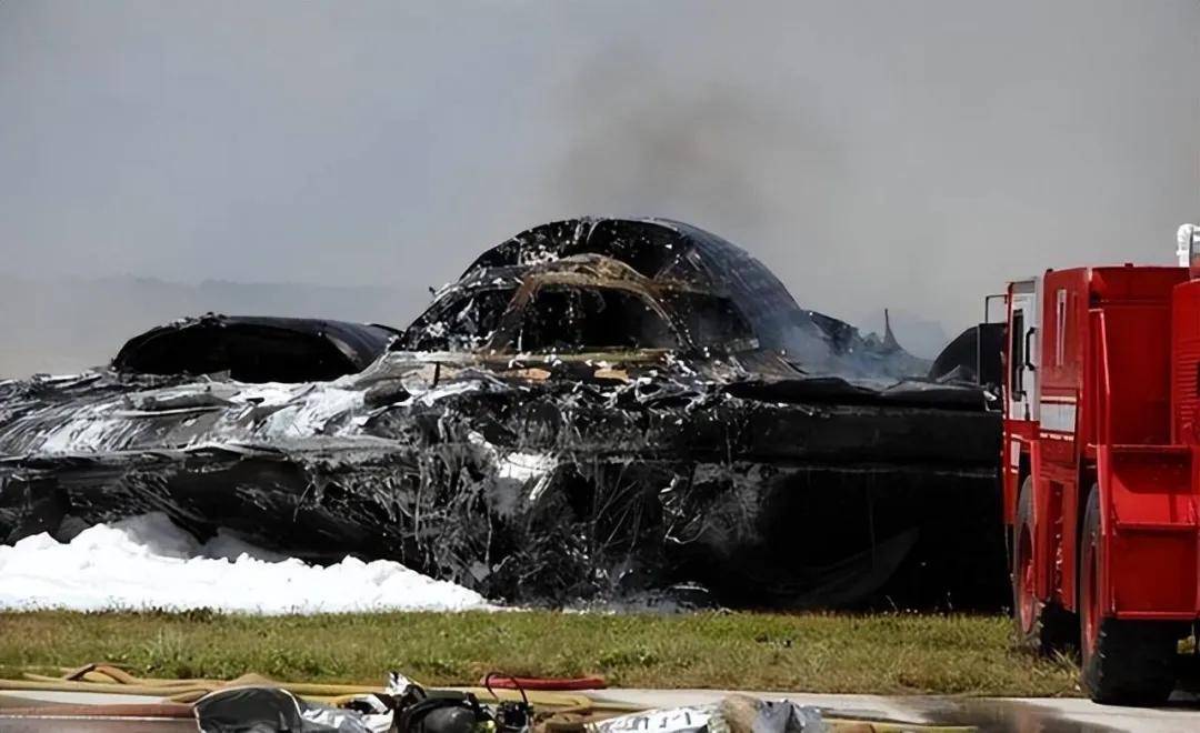 被中国新试飞的无人机吓到了?特朗普:美国要再造20架B-2轰炸机