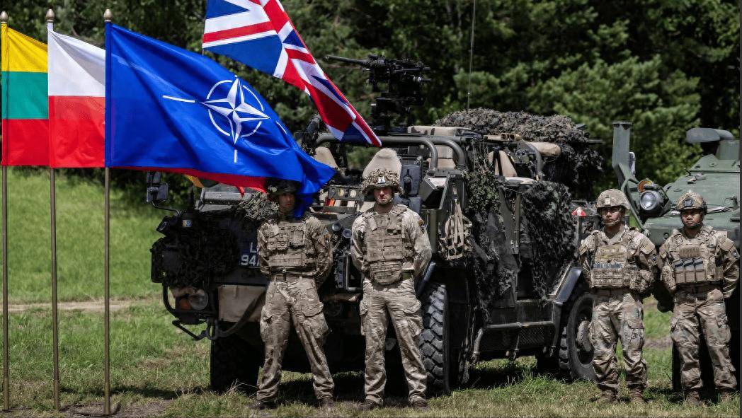 俄罗斯对乌克兰袭击一次比一次狠,一天扔了268枚炸弹,俄军苏-34轰炸机测试炸弹之王