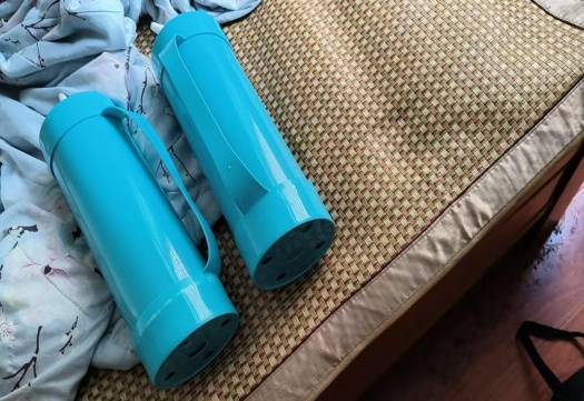 房东收房时发现蓝色瓶子,火速报警