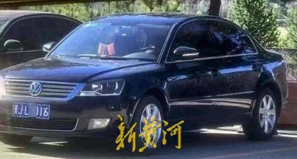 山西兴县一新任局长被曝公车私用、安排亲属“吃空饷”?官方最新回应:其已被免职