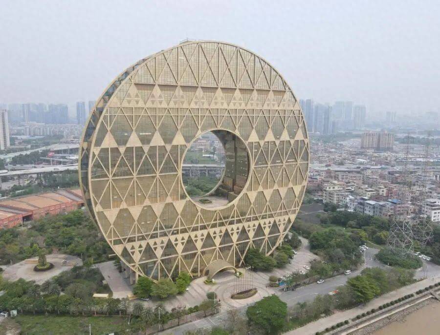 广州地标建筑“铜钱大厦”挂拍15天无人报名，曾被网友评为“最丑建筑”，管理人回应
