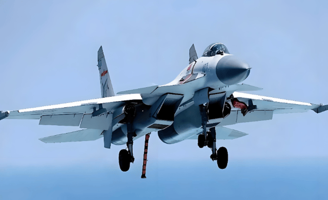 歼-15锁定F-15J距离被曝光，赤裸裸技术碾压，日专家终于清醒了