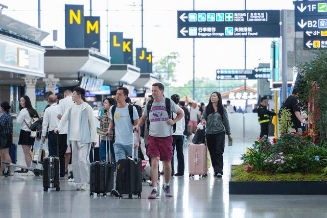 “两场一体”客货并举 成都国际航空枢纽客货运量双双创新高