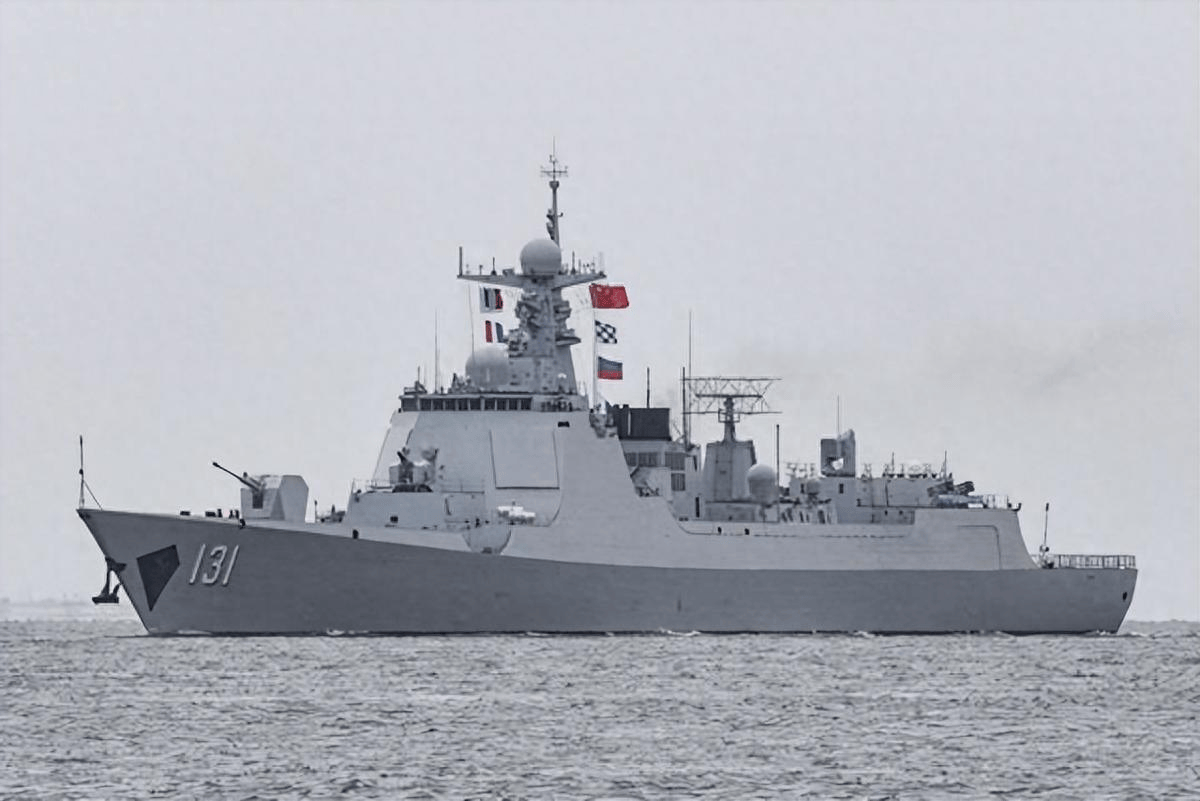 中外舰艇激烈对峙！太原舰瞬间进入战斗状态，距开火只差最后一步